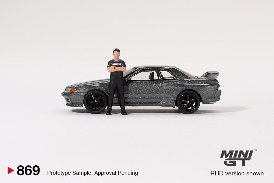 Mini GT - Nissan Skyline GT-R (R32) Gunmetal with Matsuda Figure Tsugio Matsuda Collection - Scala 1/64 MGT00869-R