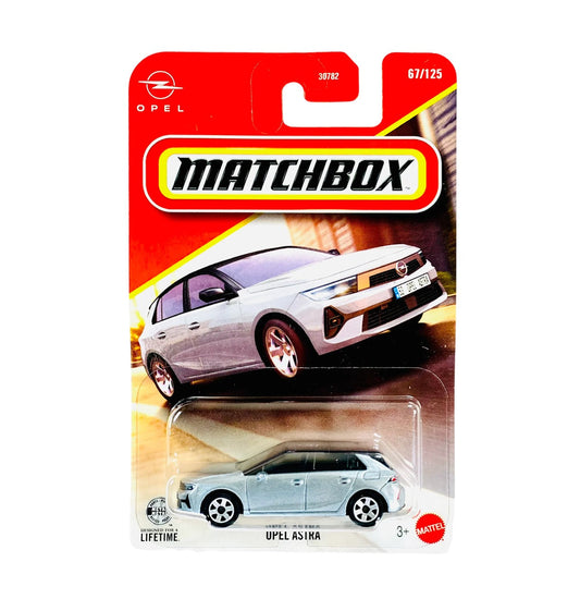 Matchbox - Opel Astra argentée n° 67, carte longue - Échelle 1/64 environ