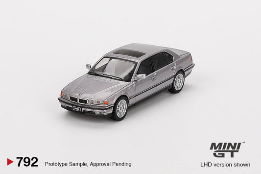 Mini GT - BMW 750IL Aspen Silver Metallic - Scala 1/64 MGT00792-R RHD