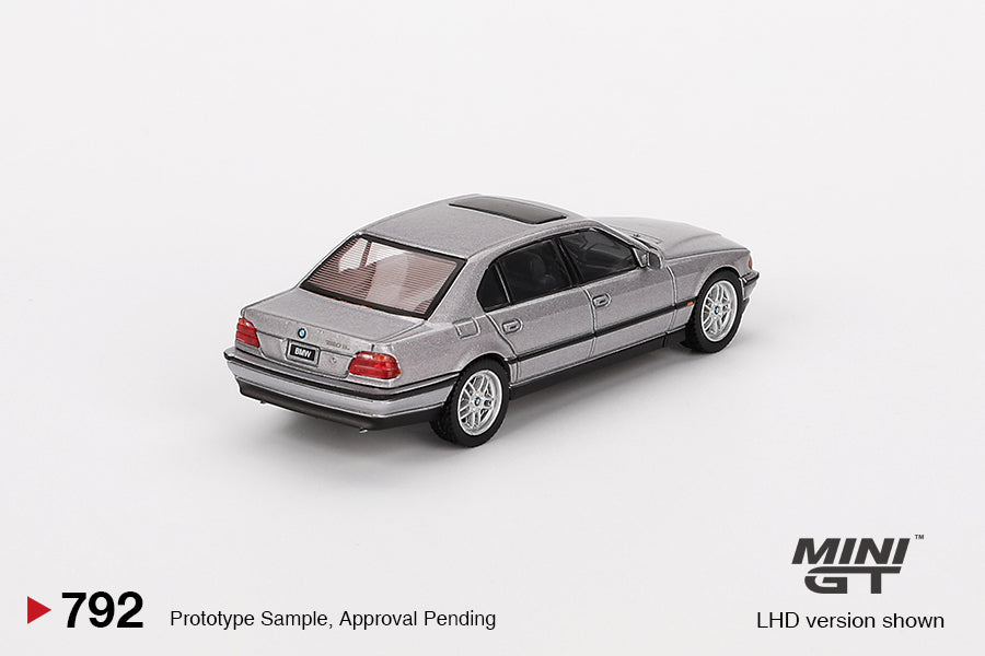 Mini GT - BMW 750IL Argent Aspen Métallisé - Échelle 1/64 MGT00792-R RHD