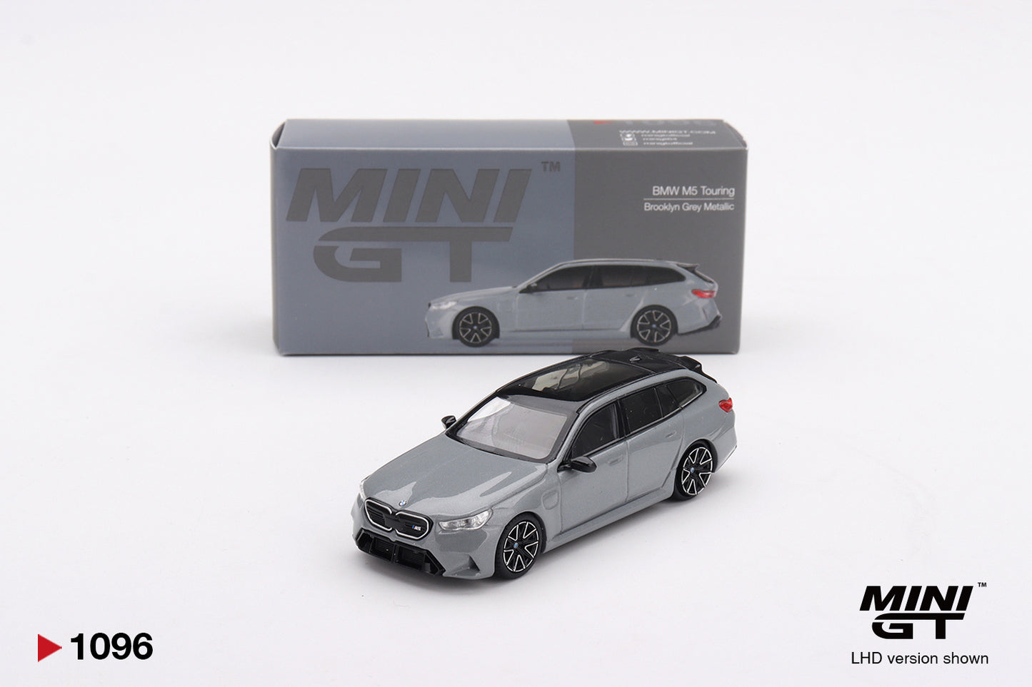 <span translate="no"><span translate="no">Mini GT</span></span> - BMW M5 Touring Brooklyn Grey Metallic 2025 - Échelle 1/64 MGT01096-L