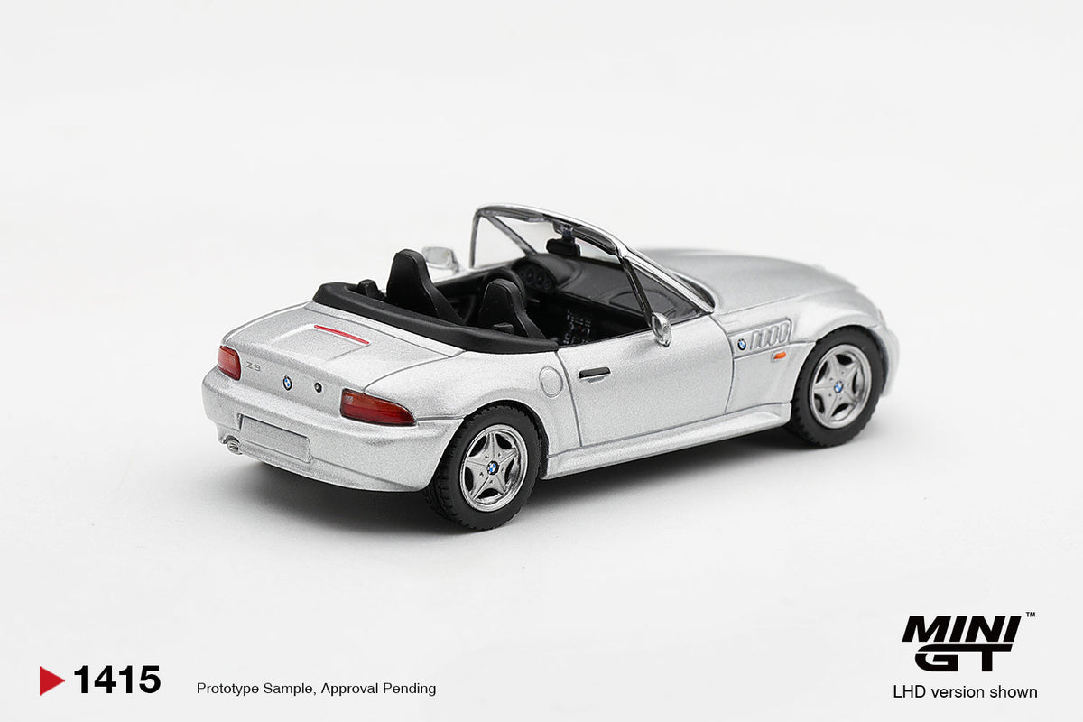 [PRE-ORDER] Mini GT - BMW Z3 Titanium Silver 1997 - 1/64 Scale MGT01415-L