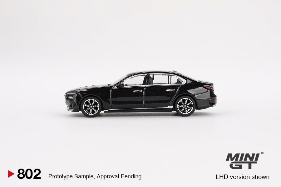 Mini GT - BMW i7 xDrive60 Black Sapphire - Scale 1/64 MGT00802-L