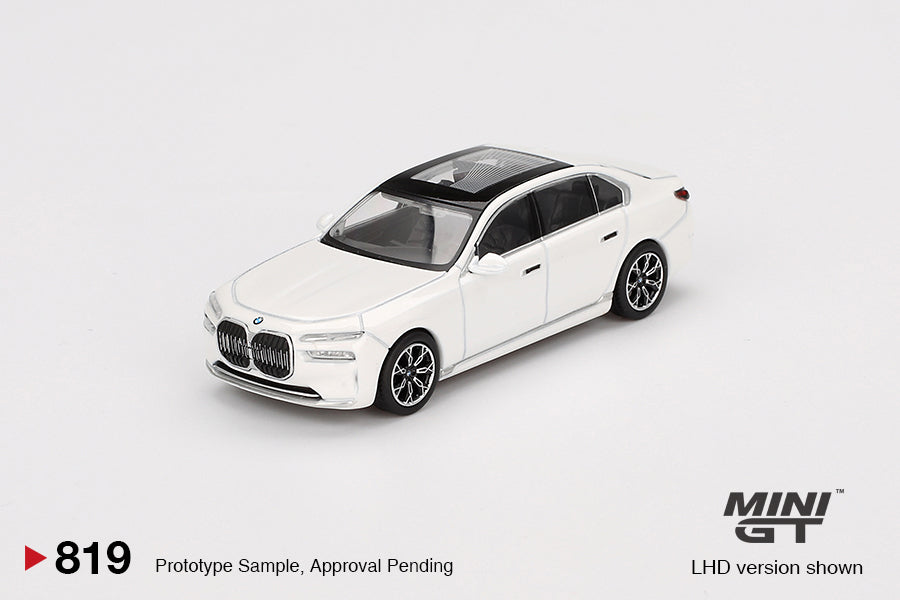 Mini GT - BMW i7 xDrive60 Mineral White - Scale 1/64 MGT00819-L