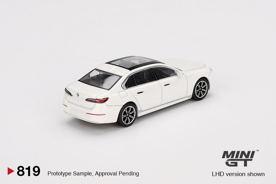 Mini GT - BMW i7 xDrive60 Mineral White - Scale 1/64 MGT00819-L
