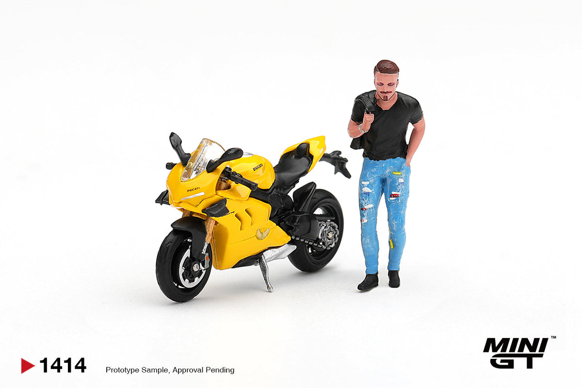 [PRE-ORDER] Mini GT - Ducati Panigale V4 Yellow with figure 2020 - 1/64 Scale MGT01414-L