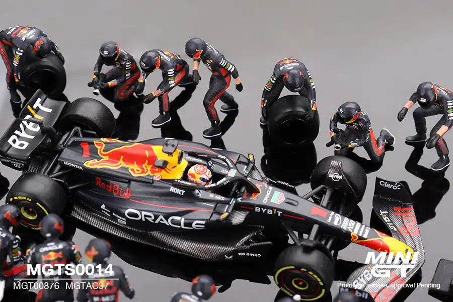 Mini GT - Oracle Red Bull Racing RB19 #1 Max Verstappen  2023 F1 2023 Japanese Grand Prix Pit Crew Set - Scala 1/64 MGTS0014