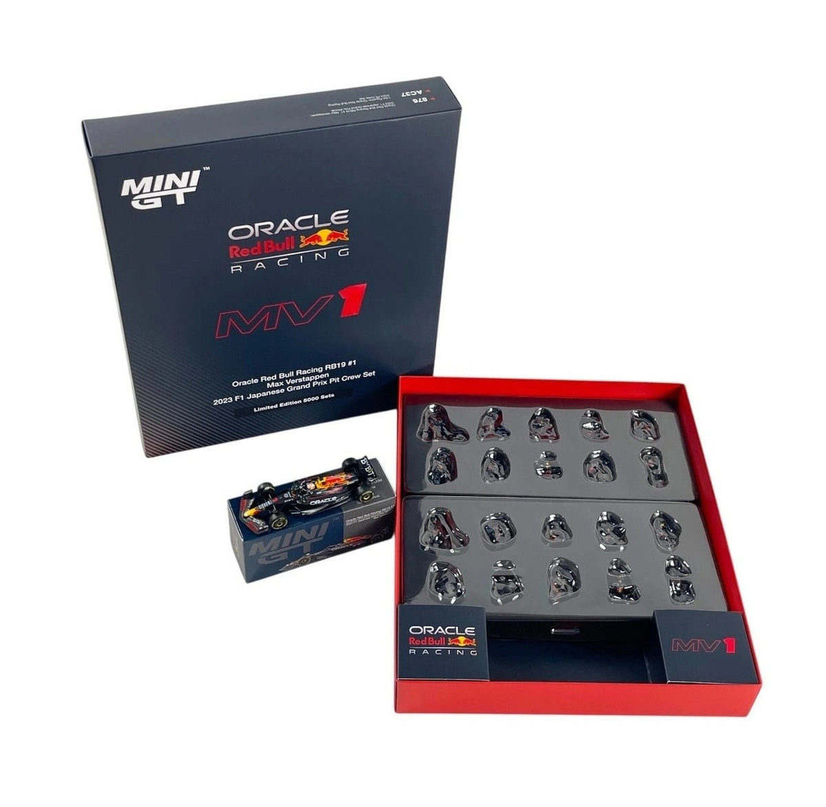 Mini GT - Oracle Red Bull Racing RB19 #1 Max Verstappen  2023 F1 2023 Japanese Grand Prix Pit Crew Set - Scala 1/64 MGTS0014