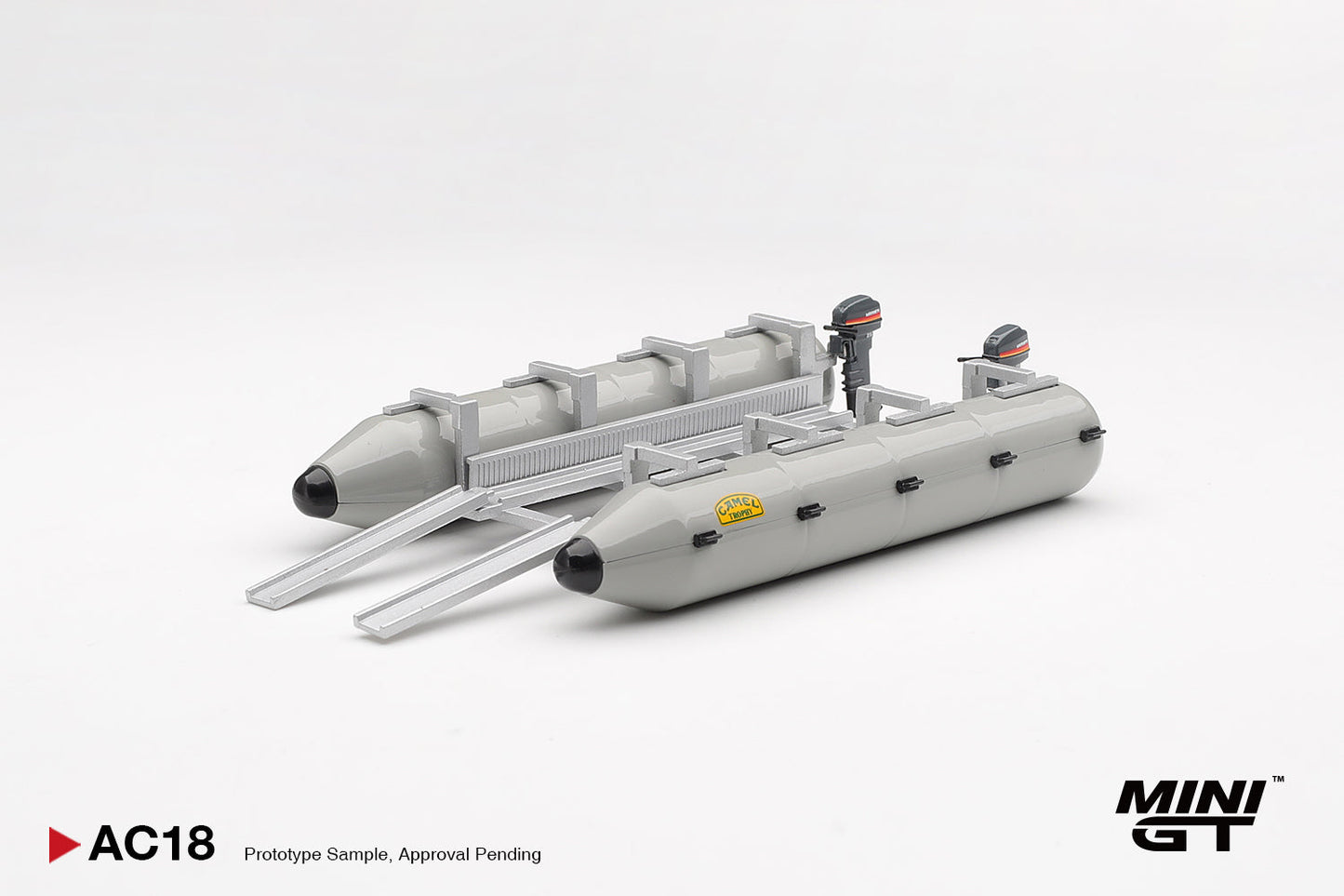 Mini GT - Pontoon Raft Camel Trophy 1985 – 1/64 Scale MGTAC18