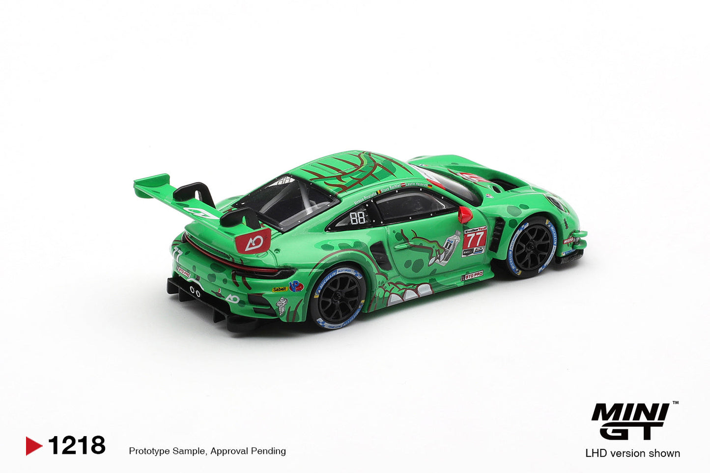 [PRÉCOMMANDE] - Mini GT - Porsche 911 GT3 R (992) n° 77, vainqueur de sa catégorie aux 12 Heures de Sebring IMSA 2025 (AO Racing) - Échelle 1/64 MGT01218-L