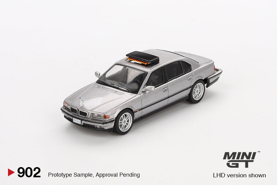 Mini GT - BMW 750IL 007 James Bond "Tomorrow Never Dies" - Scala 1/64 MGT00902-007E English Blister
