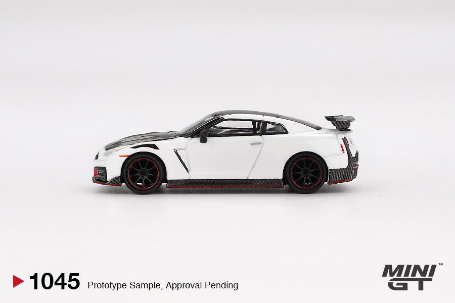 [PRE-ORDER] Mini GT - Nissan GT-R (35) Nismo Brilliant White Pearl 2024 - Scale 1/64 MGT01045-L