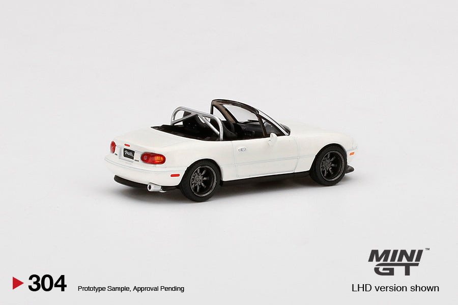 Mini GT - Mazda Miata MX-5 (NA) Tuned Version Classic White RHD - Scala 1/64 MGT00304-R