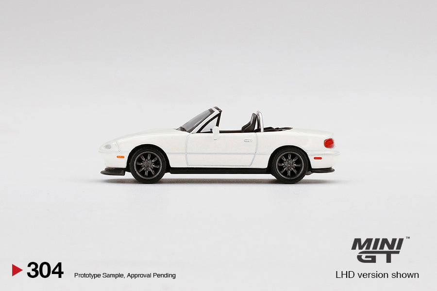 Mini GT - Mazda Miata MX-5 (NA) Tuned Version Classic White RHD - Scala 1/64 MGT00304-R