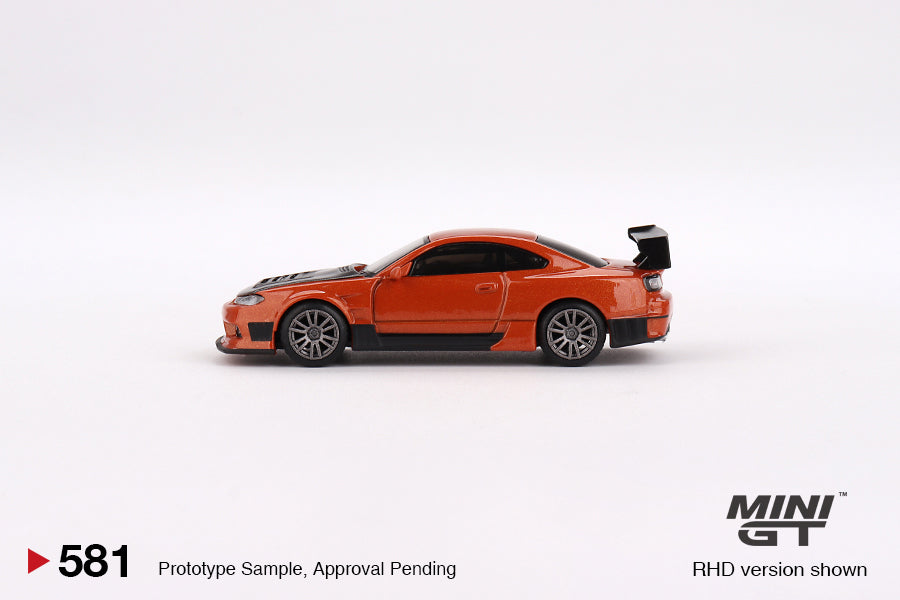 Mini GT - Nissan Silvia S15 D-MAX Metallic Orange RHD - Scala 1/64 MGT00581-R