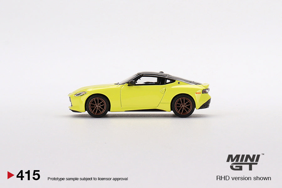 Mini GT - Nissan Z Proto Spec 2023 Ikazuchi Yellow LDH - Scala 1/64 MGT00415