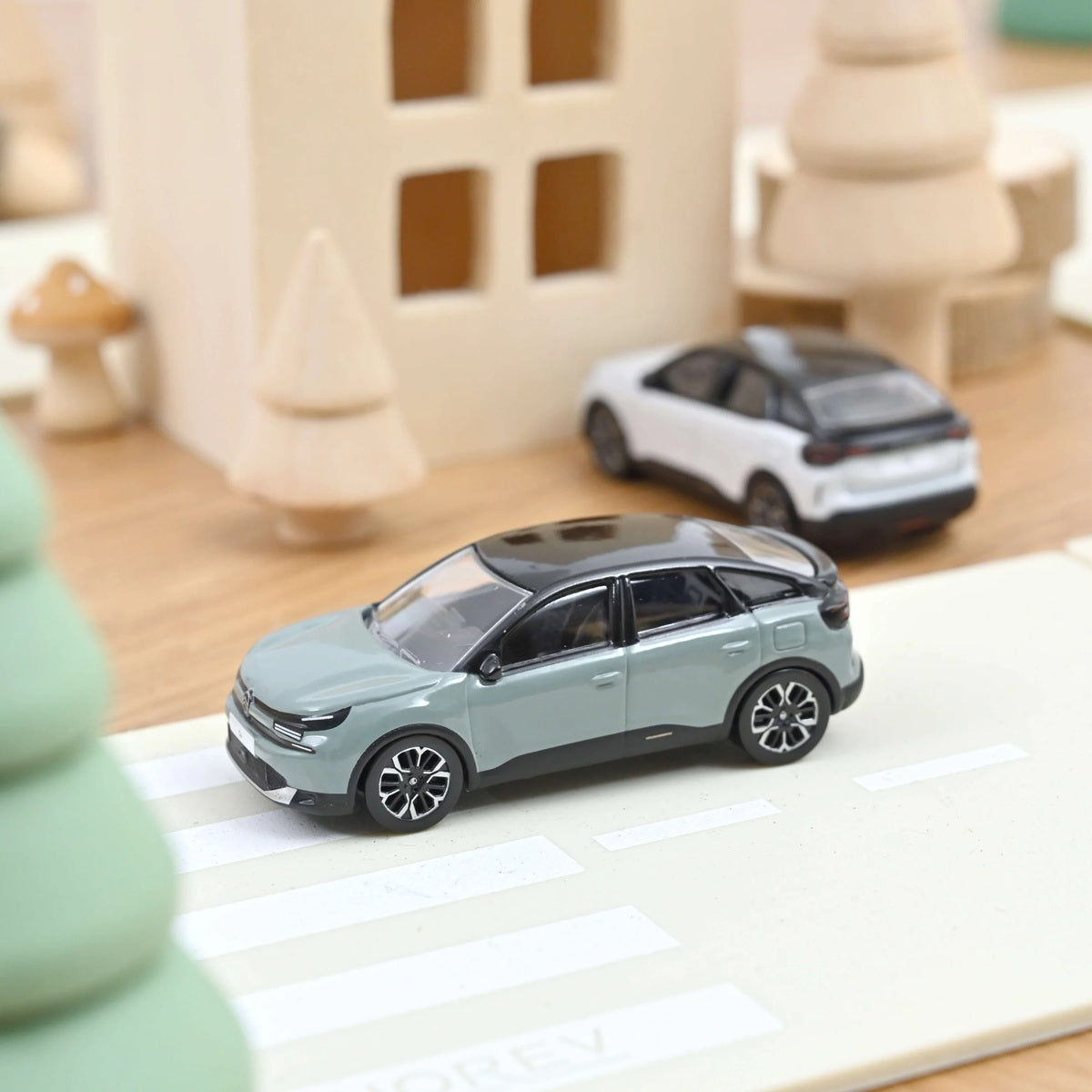 Norev - Citroen C4 2025 Manhattan Green and Black - 1/64 Scale