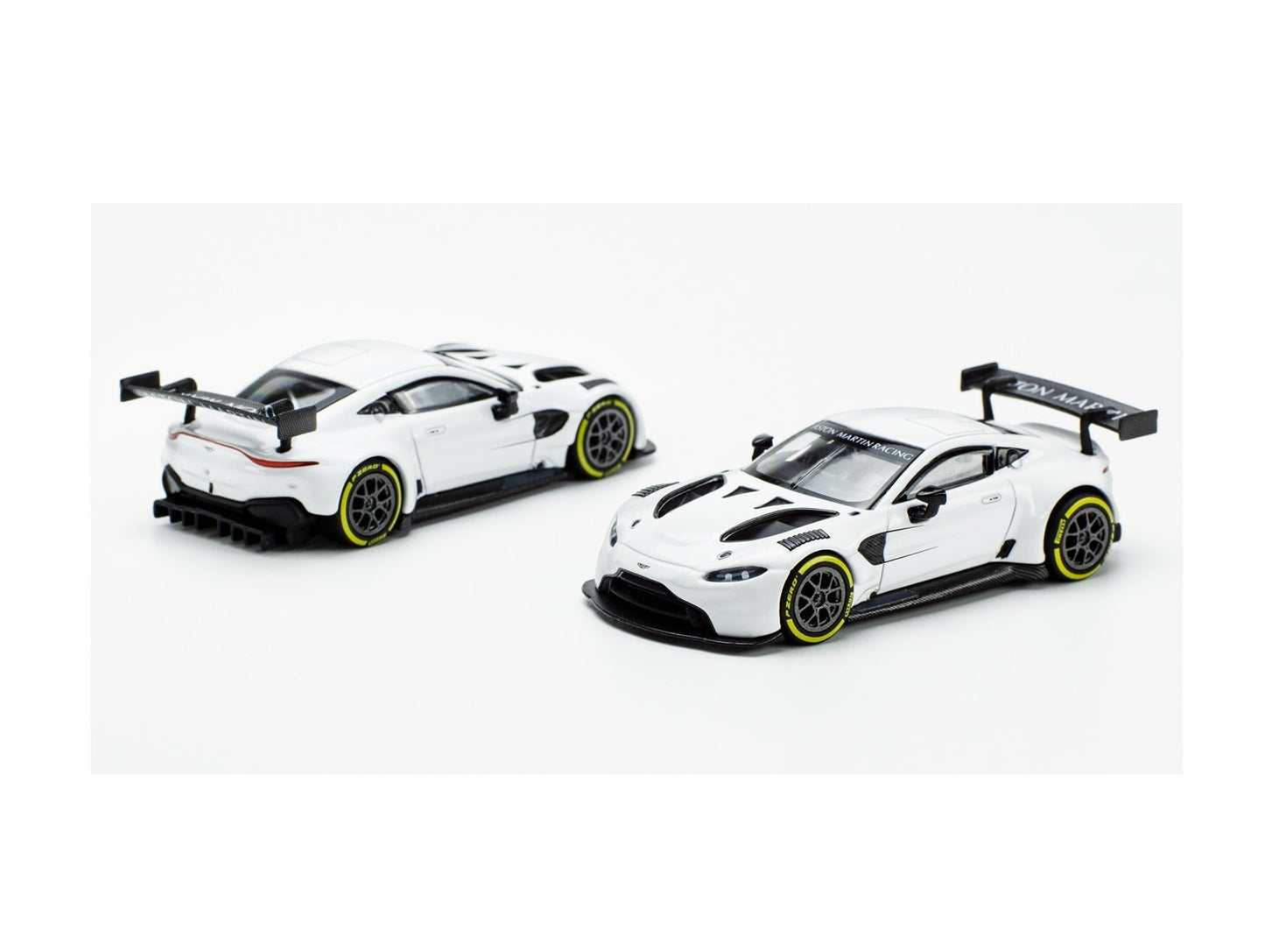 Pop Race - Aston Martin GT3 White Scala 1/64 PR64-0045