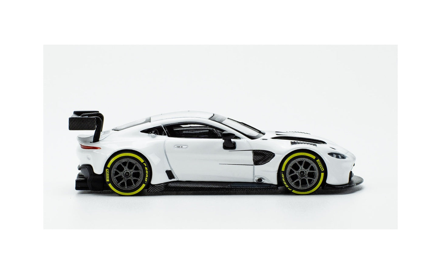Pop Race - Aston Martin GT3 White Scala 1/64 PR64-0045
