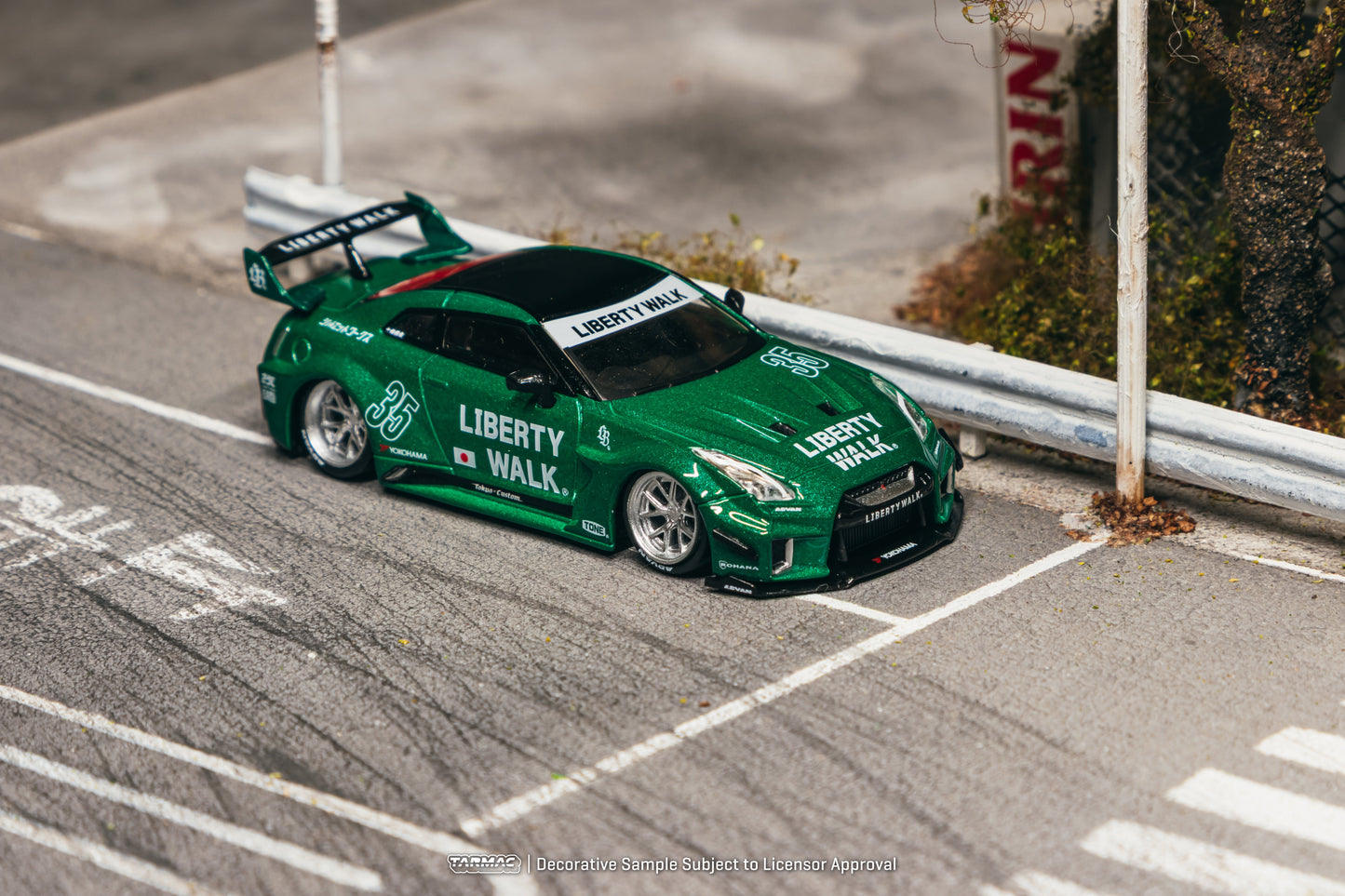 [PRE-ORDER] Tarmac Works - Nissan GT-R (R35) Super Silhouette Emerald Green - HOBBY64 - Scala 1/64 T64-105-EG