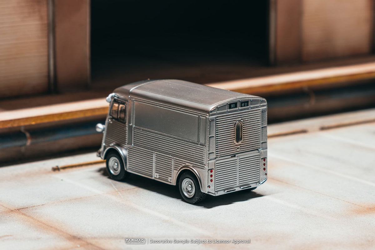 [PRE-ORDER] Tarmac Works - Citroen Type H Silver 1969 - GLOBAL64 - 1/64 Scale T64G-102-SL