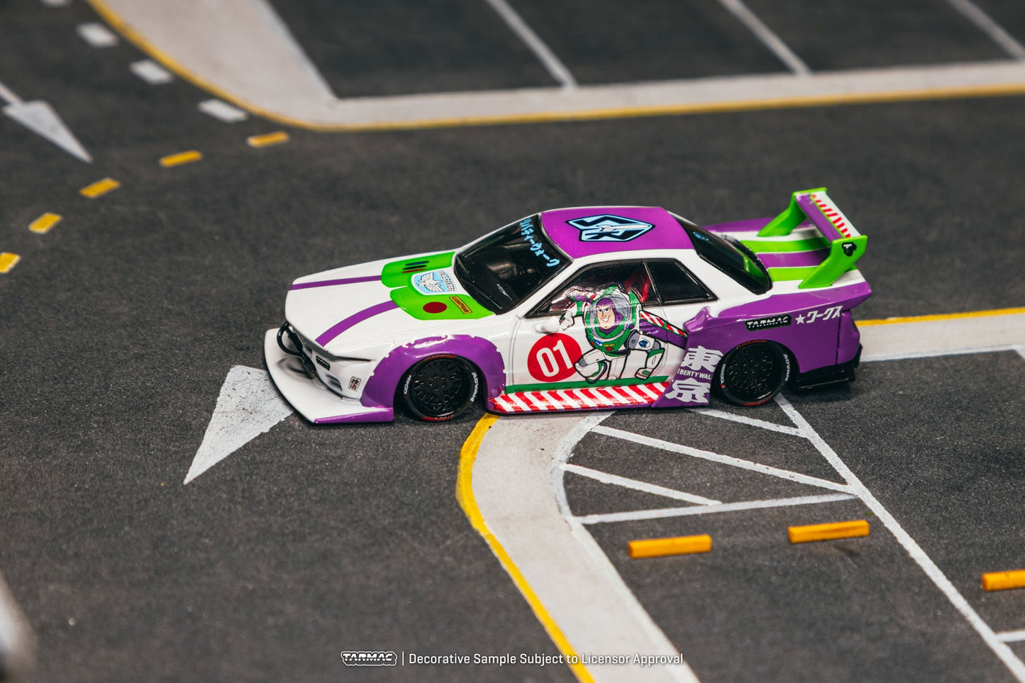 [PRE-ORDER] Tarmac Works - LB- KAIDO WORKS R32 Nissan Skyline Buzz Lightyear - HOBBY64 - 1/64 Scale T64-097-BUZZ