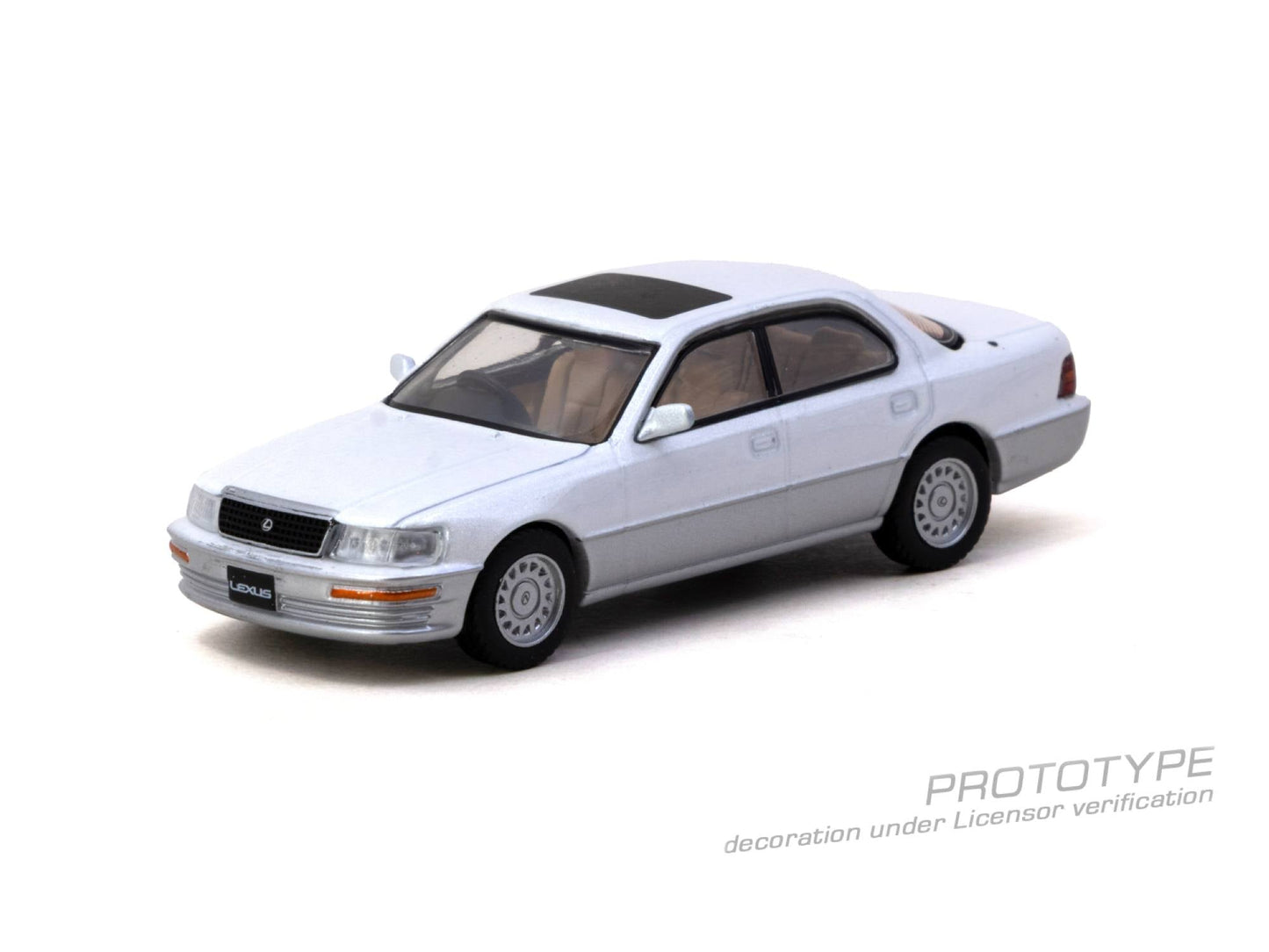 Tarmac Works - Lexus LS400 (UCF10) Pearl White 2001 - GLOBAL64 - 1/64 Scale T64G-082-WH