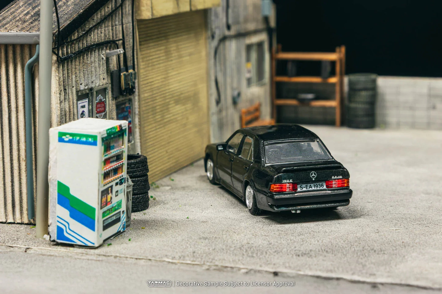 Tarmac Works - Mercedes -Benz 190 E 2.3-16 Blue-Black Metallic - GLOBAL64 - 1/64 Scale T64G-047-BK