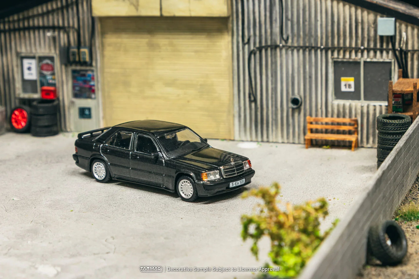 Tarmac Works - Mercedes -Benz 190 E 2.3-16 Blue-Black Metallic - GLOBAL64 - 1/64 Scale T64G-047-BK