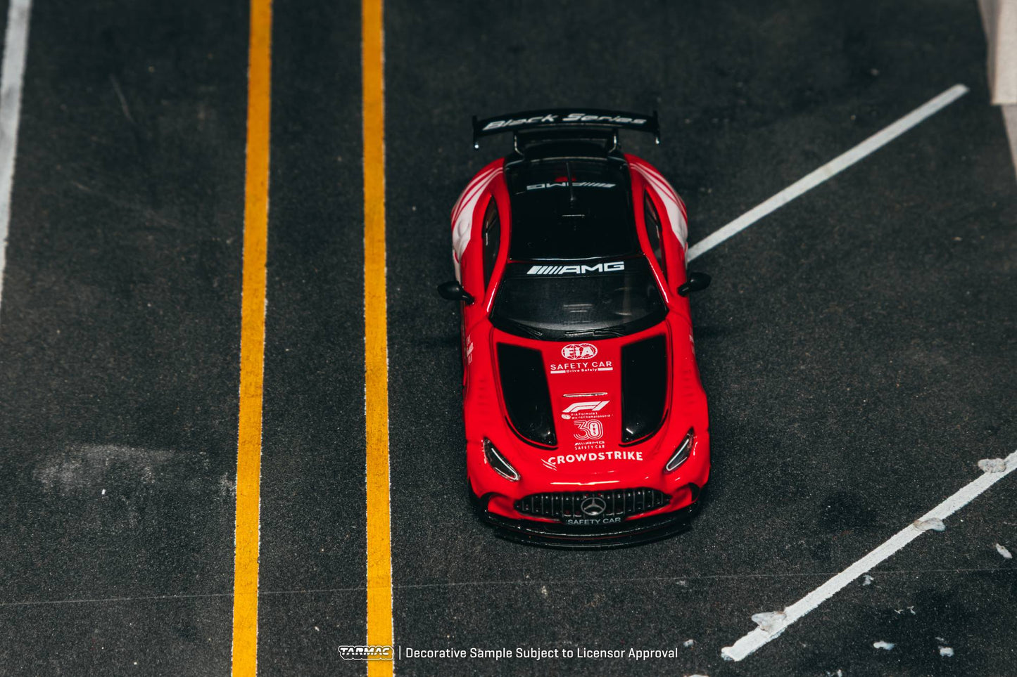 Tarmac Works - Mercedes-Benz AMG GT Black Series SAFETY CAR 2026 - GLOBAL64 - Scala 1/64 T64G-042-SCA-RE