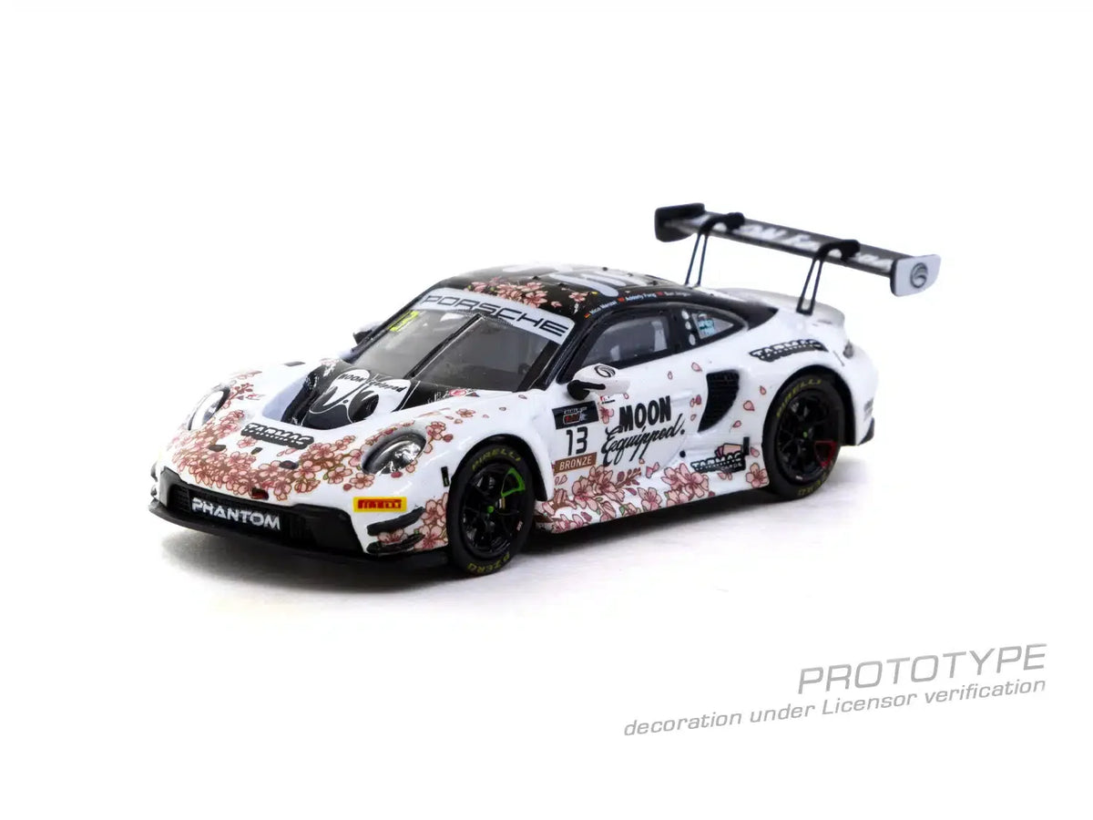 Tarmac Works - Porsche 911 GT3 R #13 1000 Km Suzuka 2025 - HOBBY64 - Scala 1/64 T64-084-25SUZ13