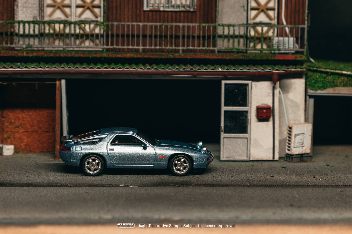 Tarmac Works - Porsche 928 GTS Blue Metallic 1992 - GLOBAL64 - 1/64 Scale T64G-084-BL