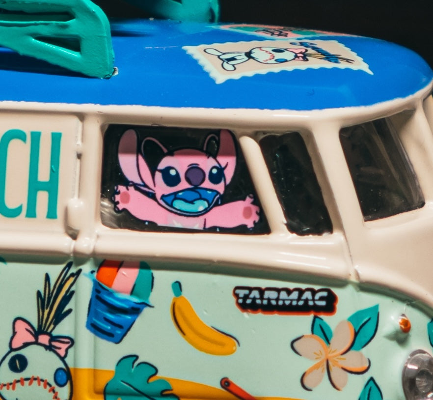 [PRE-ORDER] Tarmac Works - Volkswagen Transporter T1 Panel Van LILO & STITCH 2025 - COLLAB64 - 1/64 Scale T64S-005-LS