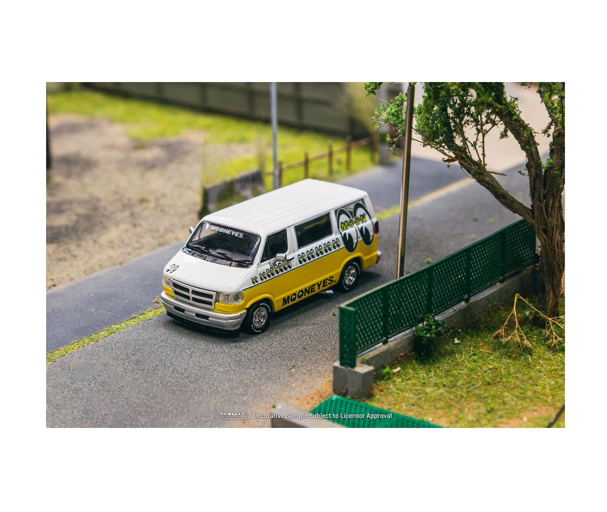 Tarmac Works - Dodge Van Mooneyes - Scala 1/64 T64G-TL032-ME