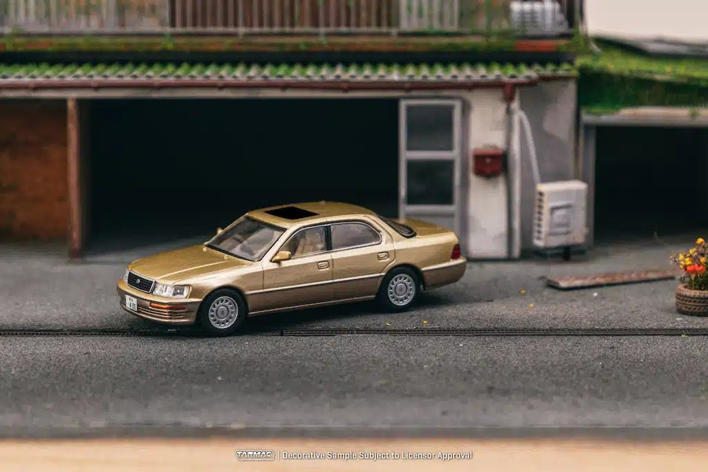 Tarmac Works - Lexus LS400 Champagne Beige Metallic - GLOBAL64 - Scale 1/64 T64G-082-GO