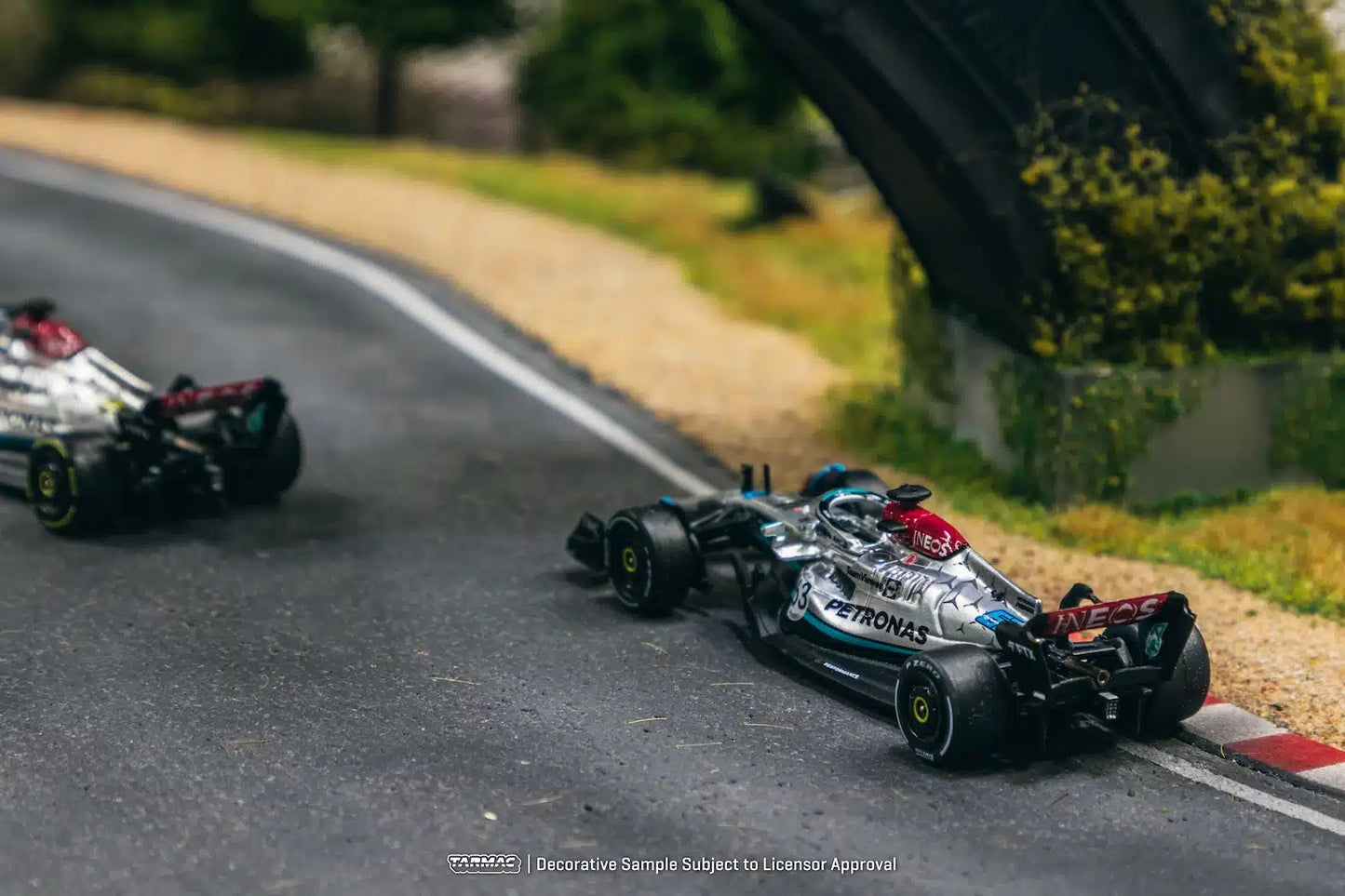 Tarmac Works - Mercedes-AMG F1 W13 E Performance Belgian Grand Prix 2022 George Russell "Global64" Series - Scale 1/64 T64G-F044-GR3