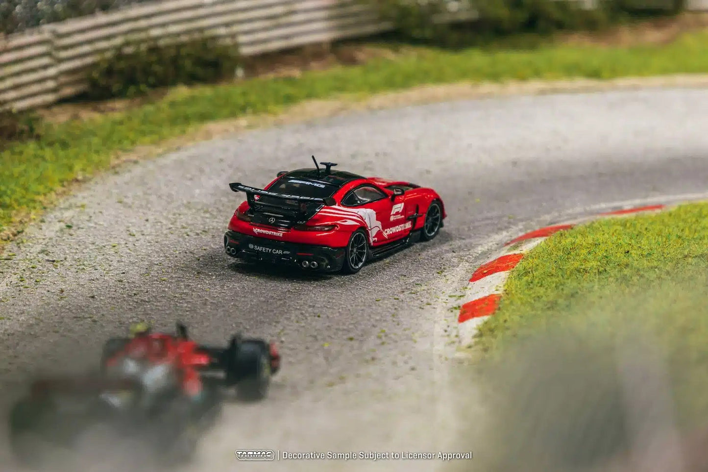 Tarmac Works - Mercedes-Benz AMG GT Black Series Safety Car - GLOBAL64 - Scale 1/64 T64G-042-SC