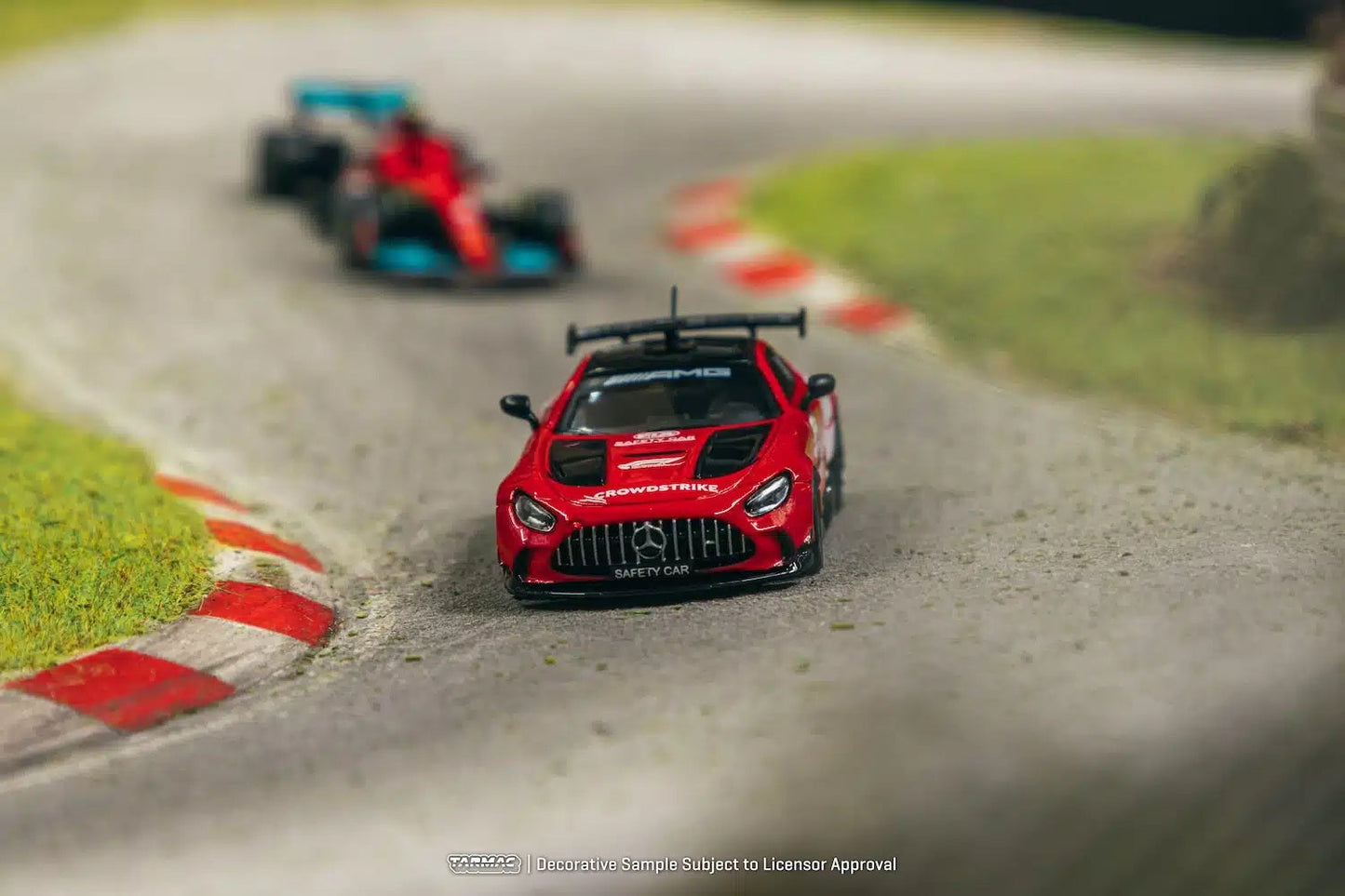 Tarmac Works - Mercedes-Benz AMG GT Black Series Safety Car - GLOBAL64 - Scale 1/64 T64G-042-SC