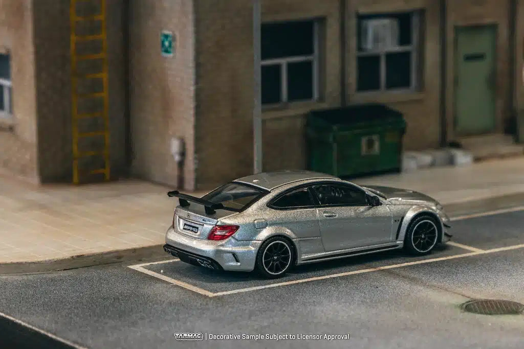 Tarmac Works - Mercedes-Benz C 63 AMG Coupé Black Series Silver Metallic - GLOBAL64 - Scale 1/64 T64G-009-SL