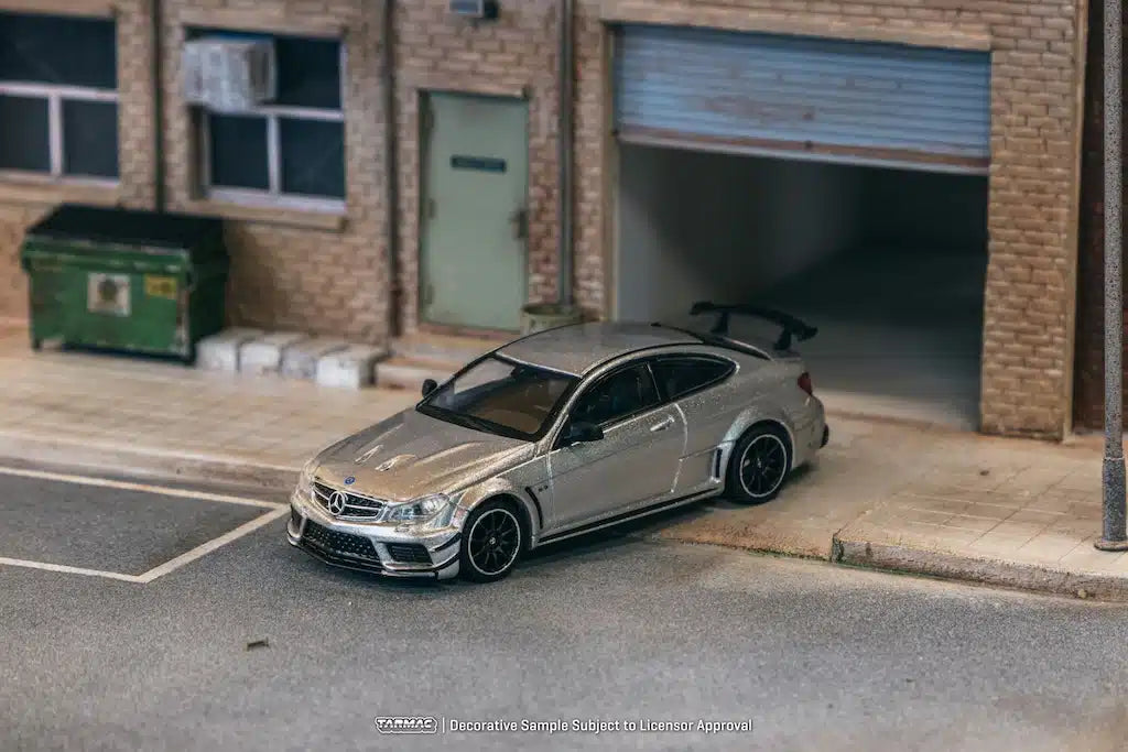 Tarmac Works - Mercedes-Benz C 63 AMG Coupé Black Series Silver Metallic - GLOBAL64 - Scale 1/64 T64G-009-SL