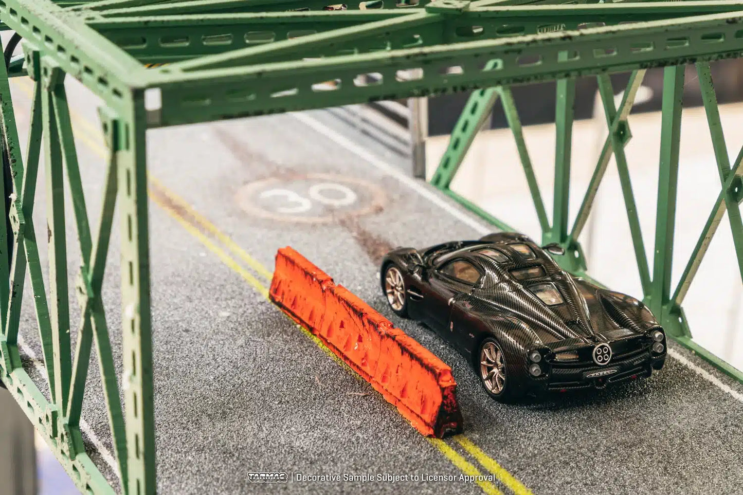 Tarmac Works - Pagani Utopia Black Carbon Fiber - GLOBAL64 - Scale 1/64 T64G-TL055-BCF