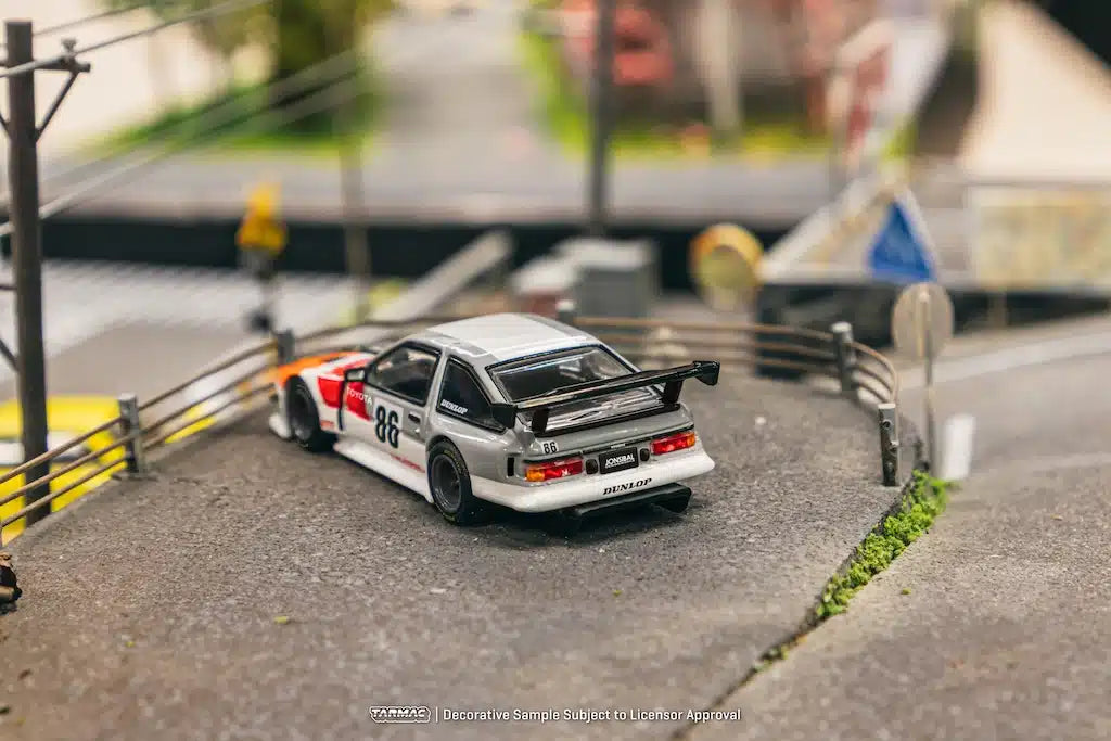 Toyota Sprinter Trueno AE86 Widebody TRD - Tarmac Works - Scale 1/64 T64G-060-TRD