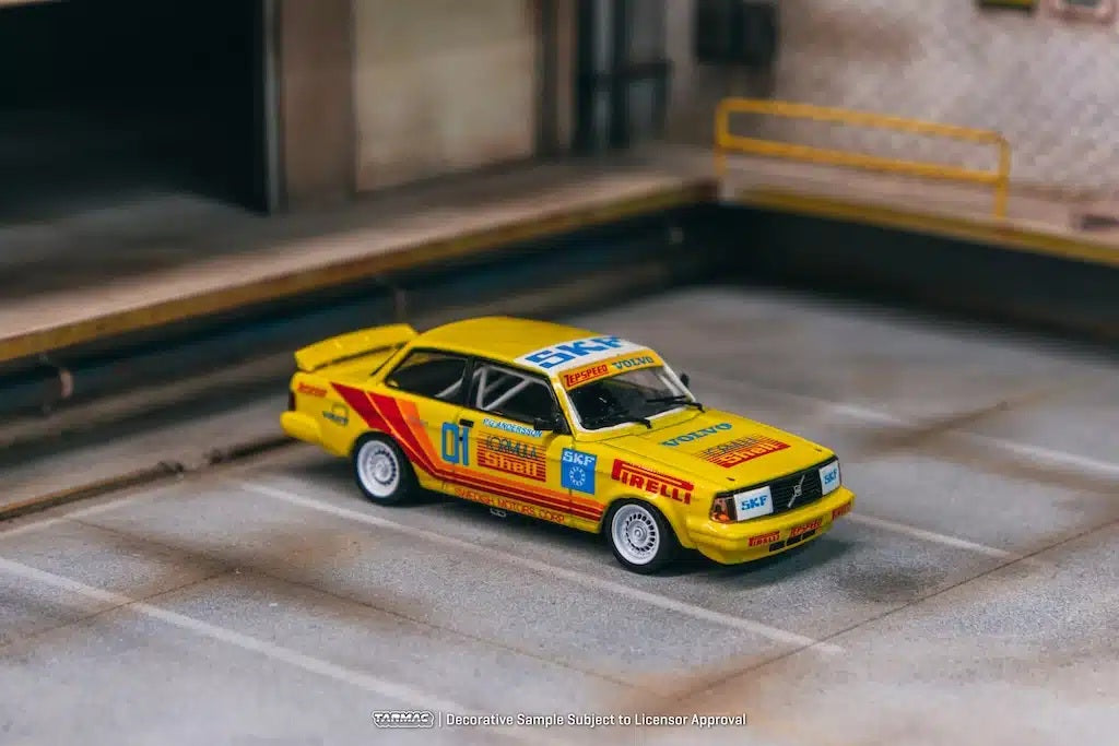 Tarmac Works - Volvo 240 Turbo Thai Group A Championship Bira Circuit Pattaya Winner 1988 - HOBBY64 - Scala 1/64 T64-050-88THA01