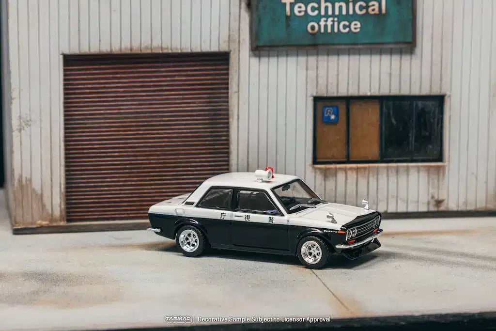 Tarmac Works - Datsun 510 Police Car - ROAD64 - Scala 1/64 T64R-052-PC