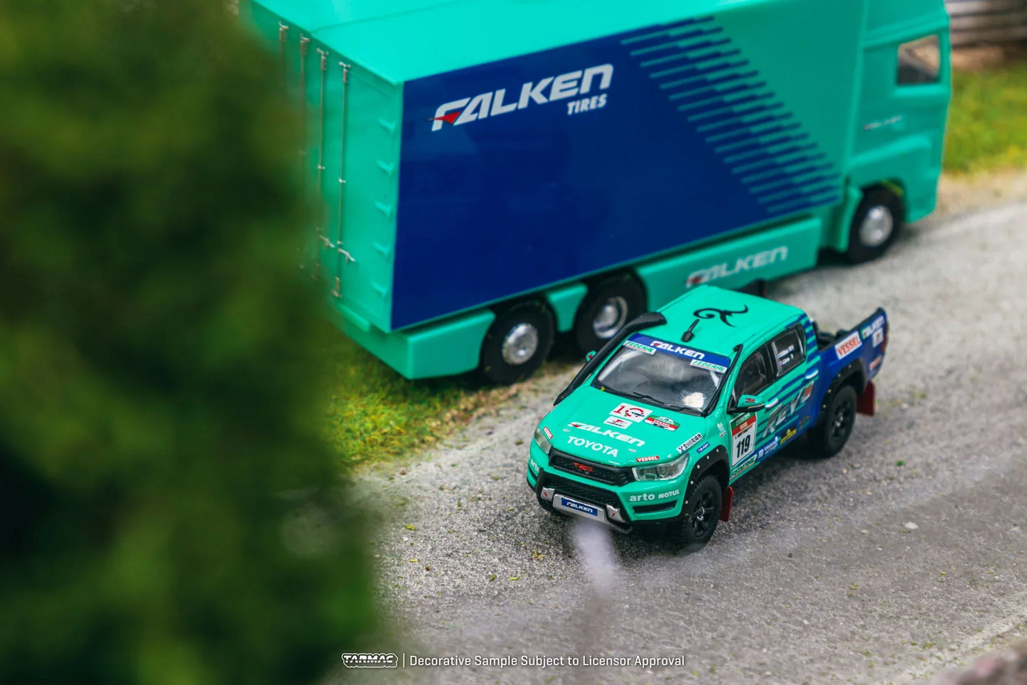 Tarmac Works - Toyota Hilux "Falken" AXCR 2017 - HOBBY64 - Scale 1/64 T64-041-FAL