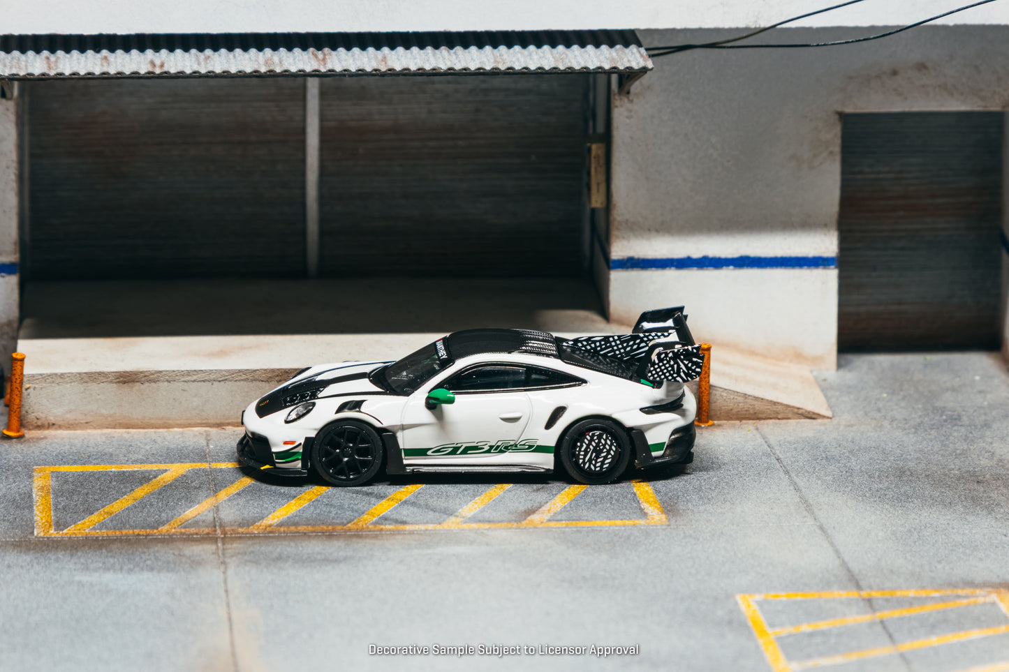 [PRE-ORDER] Tarmac Works x Minichamps - Porsche GT3RS (992.1) MANTHEY RACING White Green 2025 - Scala 1/64 T64MC-023-WG