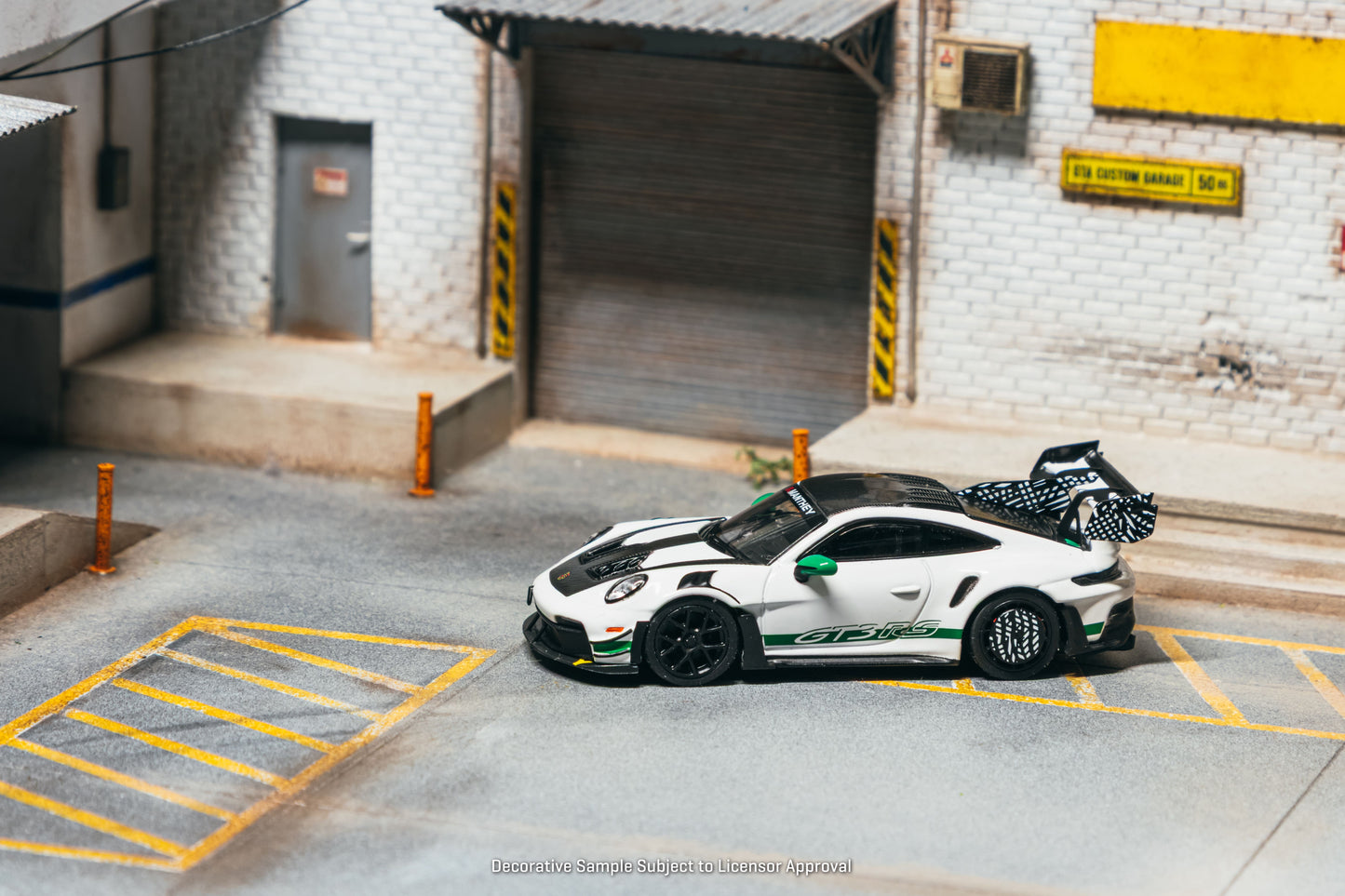 [PRE-ORDER] Tarmac Works x Minichamps - Porsche GT3RS (992.1) MANTHEY RACING White Green 2025 - Scala 1/64 T64MC-023-WG